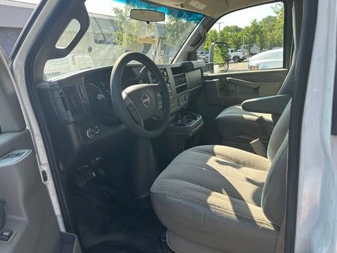 Used 2020 GMC Savana 4500 w/ Power Convenience Package RWD image 9