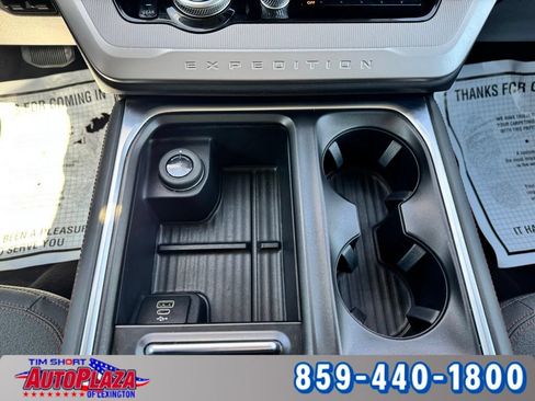 Used 2025 Ford Expedition Active AWD/4WD image 19