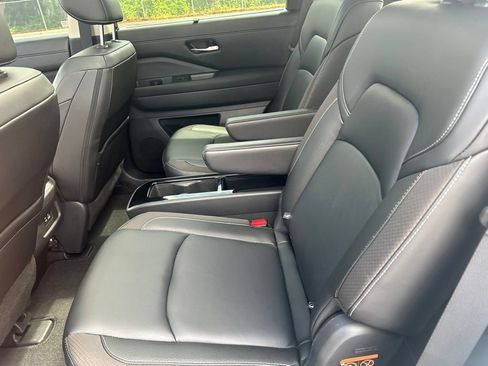 Certified 2024 Nissan Pathfinder SL AWD/4WD image 24