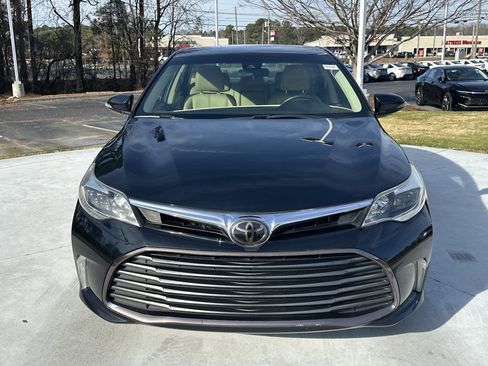 Used 2017 Toyota Avalon XLE image 3