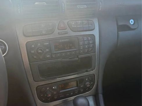Used 2004 Mercedes-Benz C 320 Sedan image 9