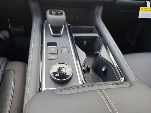 New 2026 Nissan Pathfinder SL image 27