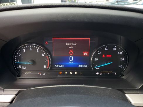 Used 2023 Ford Explorer XLT w/ Equipment Group 202A AWD/4WD image 32