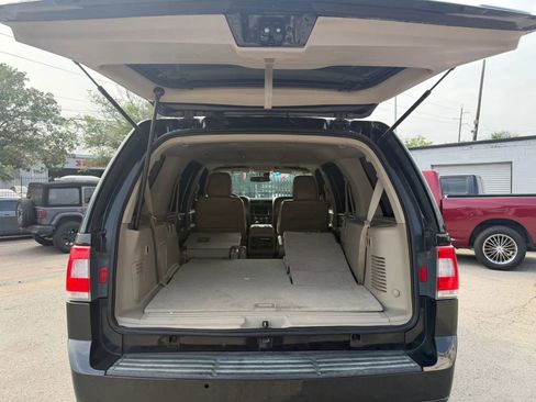 Used 2015 Lincoln Navigator 4WD image 27