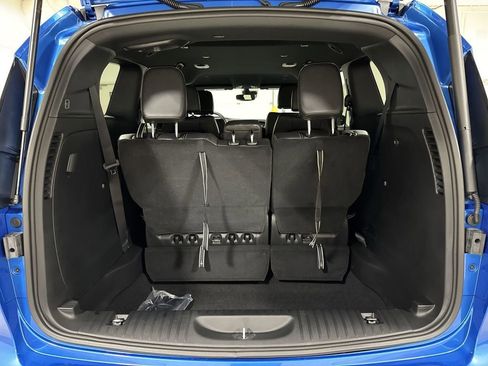 New 2026 Chrysler Pacifica Select AWD/4WD image 23