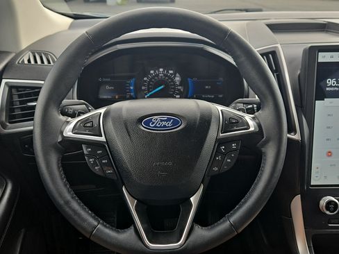 Used 2024 Ford Edge SEL w/ Convenience Package AWD/4WD image 12