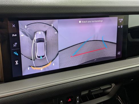 Certified 2025 Porsche Cayenne AWD/4WD image 19