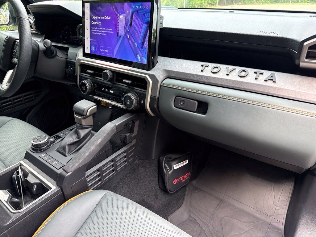 Used 2025 Toyota Tacoma 4x4 Double Cab Hybrid image 12
