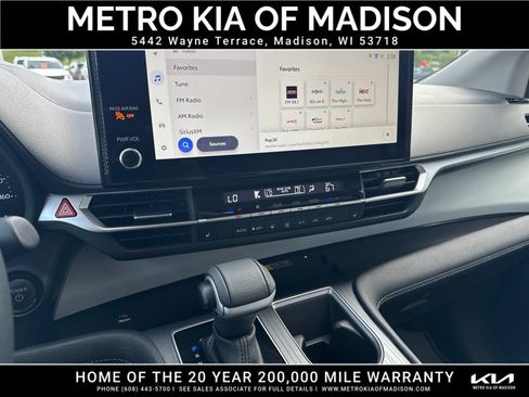 Used 2025 Toyota Sienna XLE AWD/4WD image 23