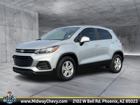 Used 2021 Chevrolet Trax LS image 1