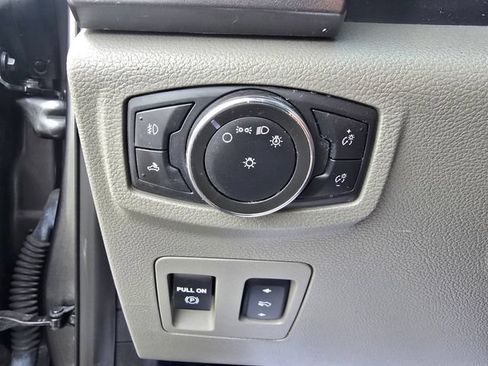 Used 2017 Ford F150 XLT w/ Equipment Group 302A Luxury AWD/4WD image 15