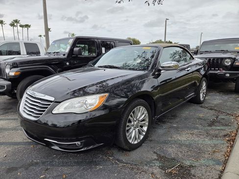 Used 2011 Chrysler 200 Limited image 3