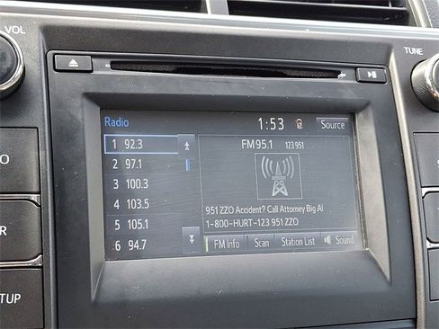Used 2016 Toyota Camry image 13
