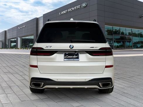Used 2023 BMW X7 xDrive40i w/ M Sport Package AWD/4WD image 4
