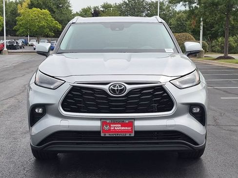 Used 2022 Toyota Highlander XLE AWD/4WD image 5