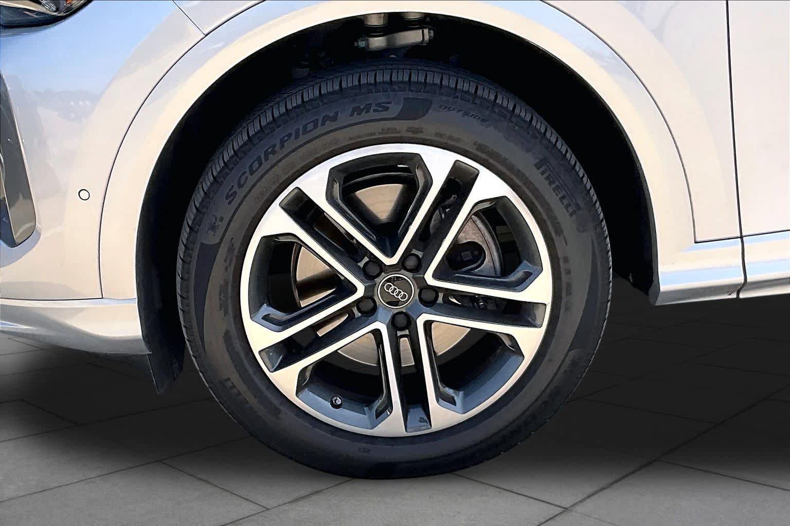 Used 2026 Audi Q5 Premium AWD/4WD image 11