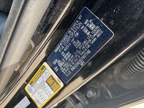 Used 2025 Kia Soul LX w/ LX Technology Package FWD image 27