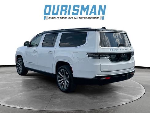 Used 2023 Jeep Grand Wagoneer L Series II AWD/4WD image 4