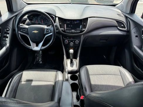 Used 2018 Chevrolet Trax LT w/ LT Convenience Package AWD/4WD image 9