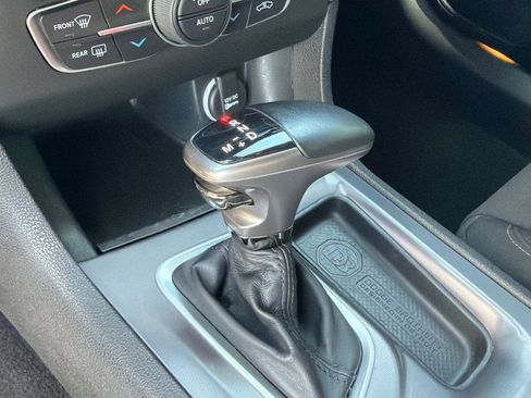 Used 2022 Dodge Charger Scat Pack RWD image 27