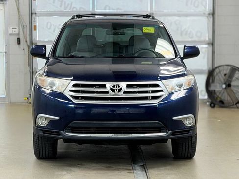 Used 2012 Toyota Highlander SE w/ Tow Pkg AWD/4WD image 2