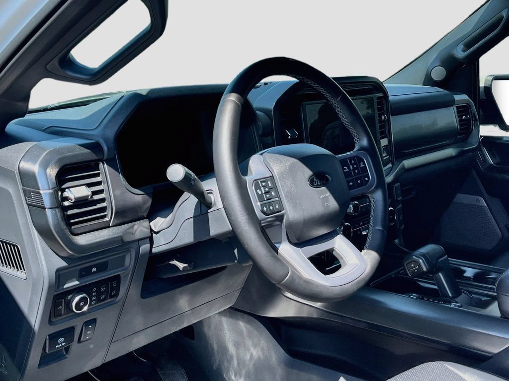 Used 2025 Ford F150 Lariat w/ Equipment Group 501A Mid AWD/4WD image 9