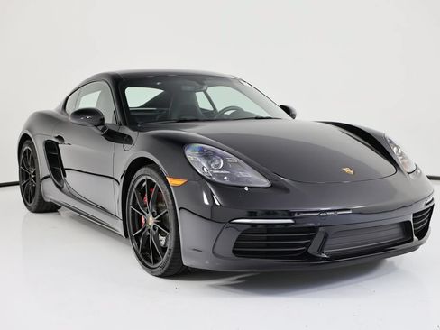 Certified 2024 Porsche 718 Cayman S RWD image 9