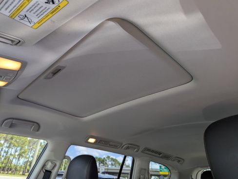 Used 2017 Nissan Armada SL w/ Technology Package image 25