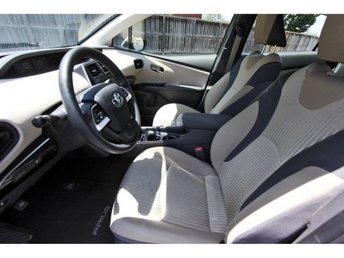 Used 2016 Toyota Prius Two FWD image 15