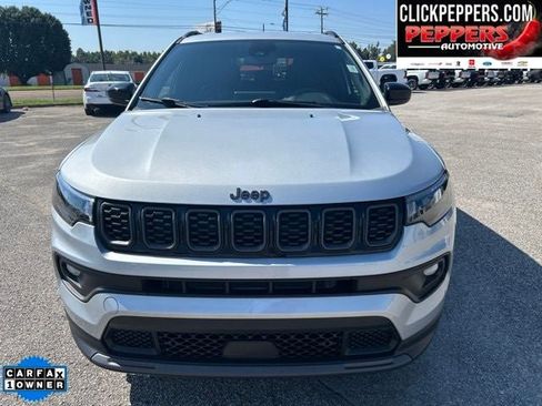 Used 2026 Jeep Compass Latitude AWD/4WD image 2