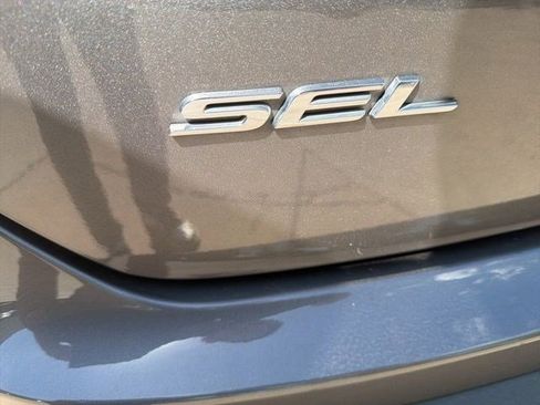 Certified 2022 Ford Edge SEL w/ Sport Appearance Package image 13