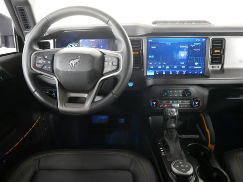 Used 2024 Ford Bronco Badlands image 22