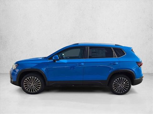 New 2026 Volkswagen Taos SE FWD image 4