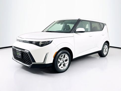 Used 2024 Kia Soul LX w/ Option Group 015 image 3