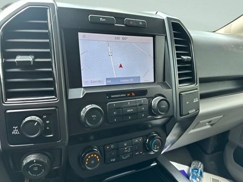 Used 2020 Ford F150 XLT w/ Equipment Group 302A Luxury AWD/4WD image 18