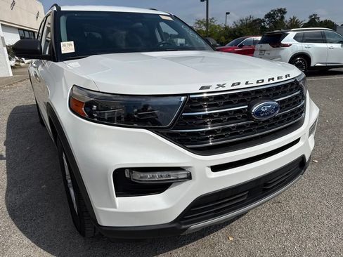 Used 2023 Ford Explorer XLT w/ Equipment Group 202A RWD image 16