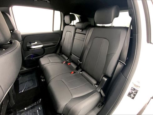 Used 2026 Mercedes-Benz GLB 250 image 18
