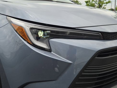 Used 2025 Toyota Corolla LE FWD image 5