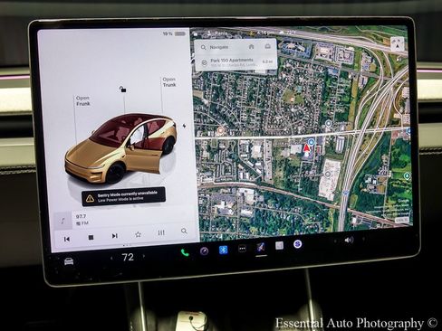 Used 2026 Tesla Model Y 2WD image 23