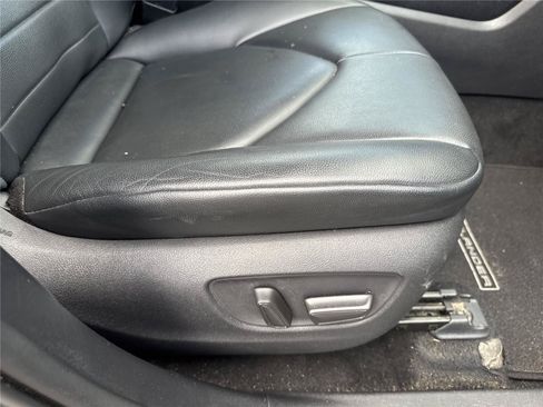 Used 2020 Toyota Highlander XLE FWD image 40