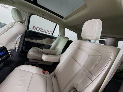 Certified 2024 Lincoln Aviator Reserve w/ Equipment Group 201A RWD image 30