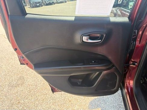 Used 2021 Jeep Compass Latitude AWD/4WD image 14