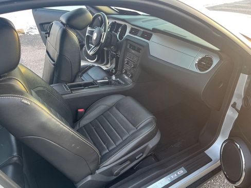 Used 2010 Ford Mustang GT Premium image 20