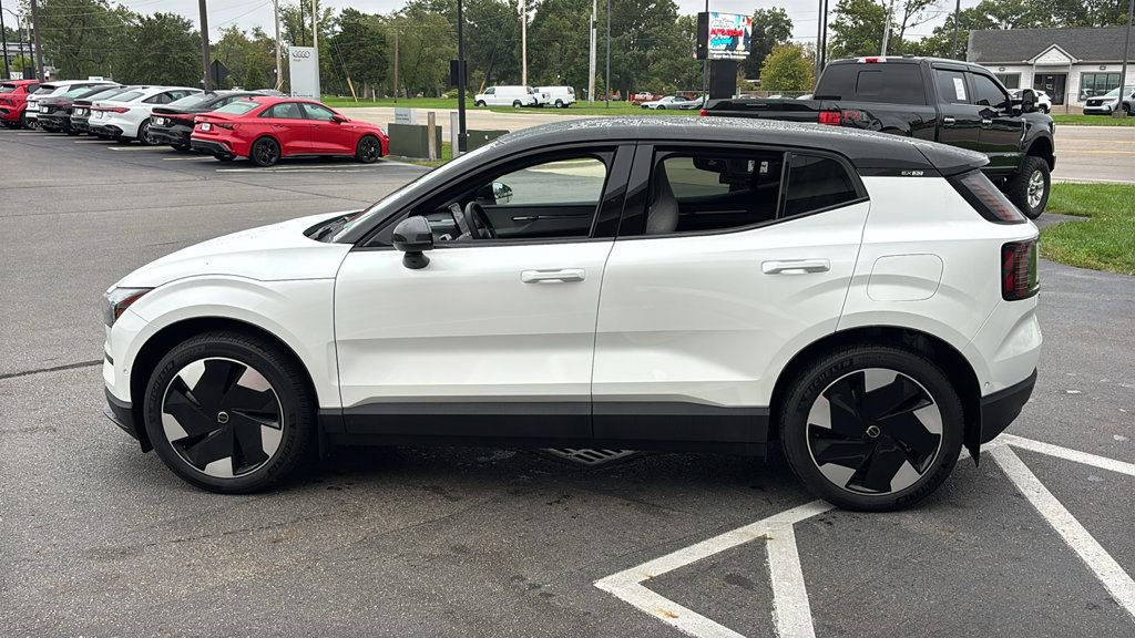 Used 2025 Volvo EX30 Ultra w/ Protection Package Premier AWD/4WD image 3