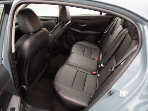 Used 2024 Nissan Sentra SR w/ SR Premium Package image 23