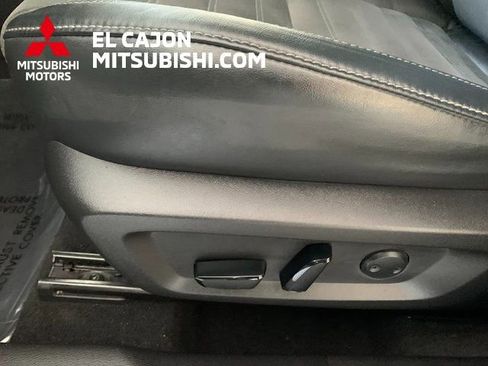 Used 2023 Mitsubishi Outlander SE image 9