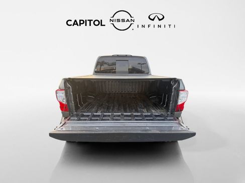 Used 2021 Nissan Titan SV w/ Accessory Utility Package image 10