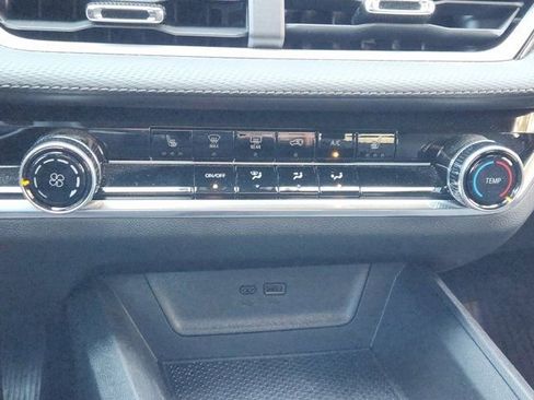 Used 2025 Chevrolet Equinox LT image 21