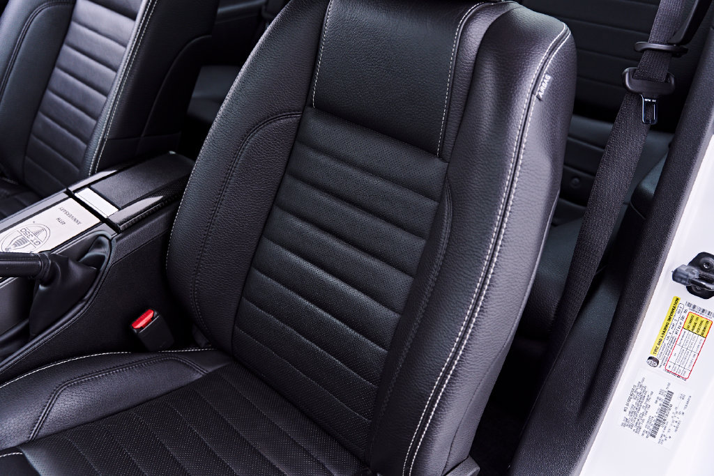 Used 2011 Ford Mustang GT Premium w/ Electronics Pkg RWD image 52