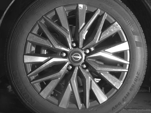 Used 2025 Nissan Altima 2.5 SV FWD image 12